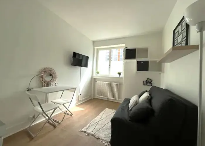 Studio Cosy Et Idealement Place