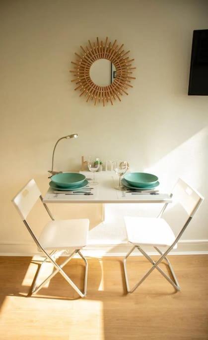 Cosy Et Idealement Place Apartment